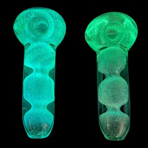 TWIST GLOW IN THE DARK HAND PIPE RS3142