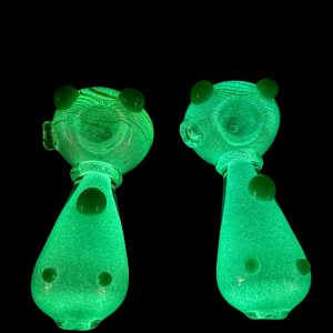 DOTTED FACE GLOW IN THE DARK HAND PIPE RS3235