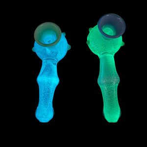SEA SHELL GLOW IN THE DARK HAND PIPE RS3561