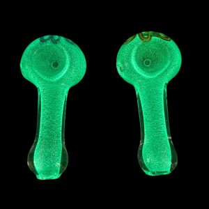 TOP SWIRL GLOW IN THE DARK HAND PIPE RS3563
