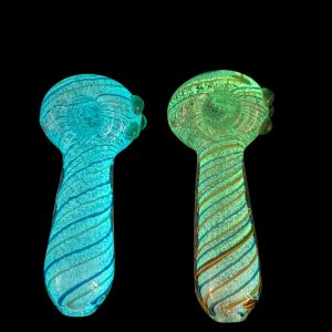 SPIRAL WITH TRIBUMP GLOW IN THE DARK HAND PIPE RS3572